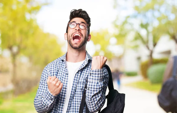 kazanan öğrenci adam açık havada 