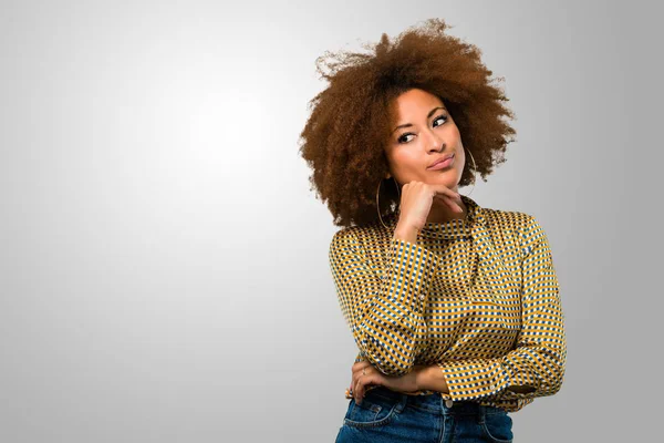 Afro Vrouw Denken Een Idee — Stockfoto