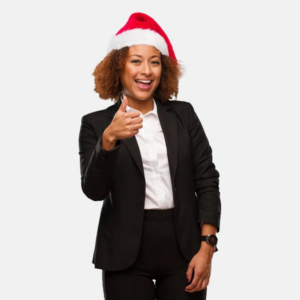 Young Business Black Woman Wearing Chirstmas Santa Hat Smiling Raising — Stock Photo, Image