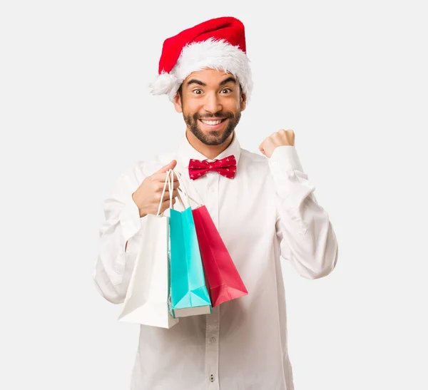 Jovem Usando Chapéu Papai Noel Dia Natal — Fotografia de Stock