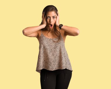 Tam vücut genç curvy artı şaşırttı ve şok boyutu kadın