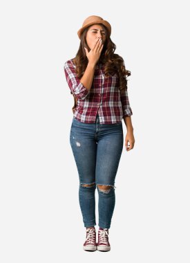 Tam vücut genç gezgin düzgün vücutlu kadın yorgun ve çok uykulu