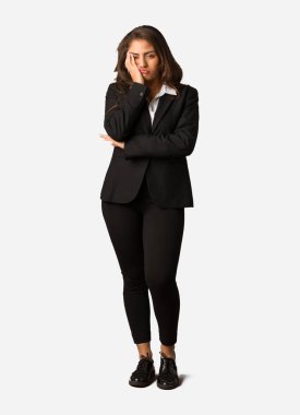 Tam vücut genç busines kadın yorgun ve çok uykulu