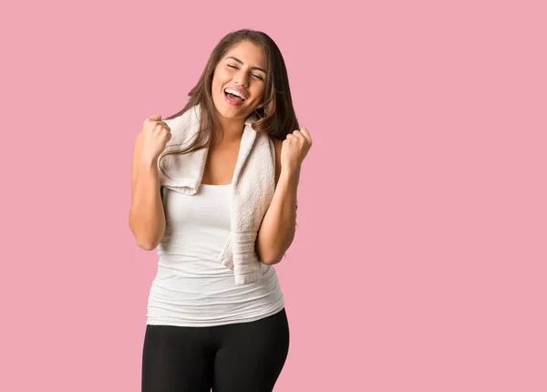 Full Body Young Fitness Curvy Woman Surprised Shocked — Stock Photo, Image