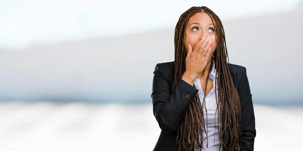 Retrato Una Joven Mujer Negra Negocios Muy Asustada Asustada Desesperada — Foto de Stock