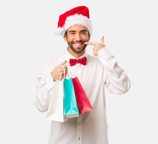 Jovem Usando Chapéu Papai Noel Dia Natal — Fotografia de Stock