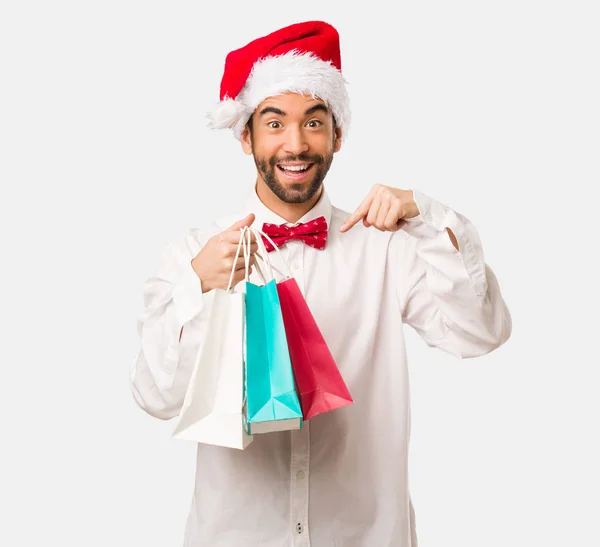 Jovem Usando Chapéu Papai Noel Dia Natal — Fotografia de Stock