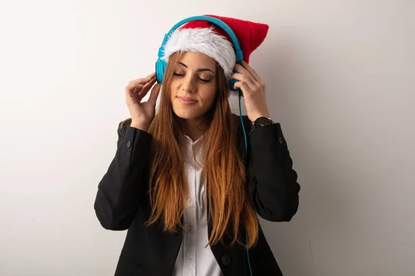 Jovem Empresária Vestindo Chapéu Papai Noel Celebrando Dia Natal — Fotografia de Stock