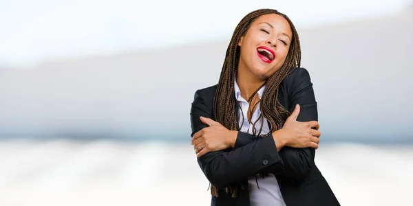 Ritratto Una Giovane Donna Affari Nera Orgogliosa Sicura Che Punta — Foto Stock