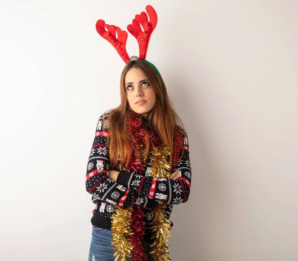 Ung Vacker Kvinna Som Bär Jul Kläder Trött Och Uttråkad — Stockfoto