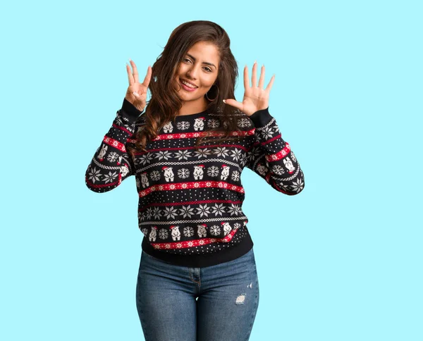 Mujer Joven Cuerpo Completo Con Jersey Navidad Que Muestra Número —  Fotos de Stock