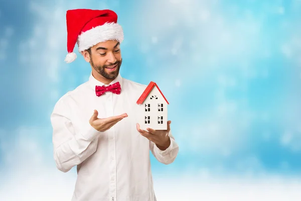 Jovem Usando Chapéu Papai Noel Dia Natal — Fotografia de Stock