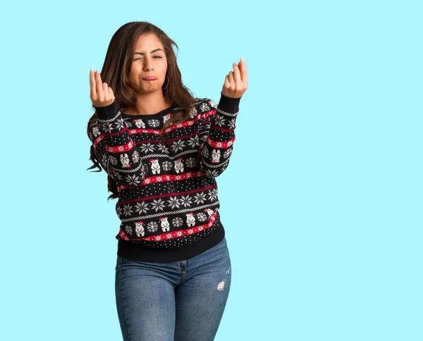 Celého Těla Mladá Žena Nosí Vánoční Jersey Dělá Gesto Nutné — Stock fotografie