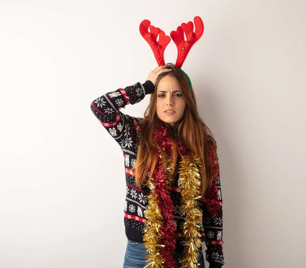 Mujer Bonita Joven Con Ropa Navidad Cansada Muy Somnolienta —  Fotos de Stock