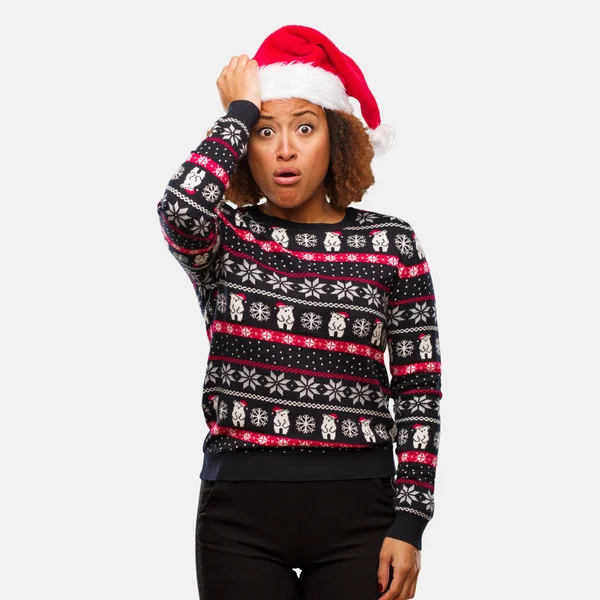 여자와 스웨터 크리스마스에 — 스톡 사진