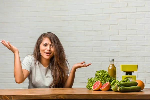 Concept Diet Portrait Healthy Young Latin Woman Crazy Desperate Screaming — Stock Photo, Image