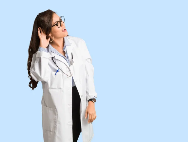 Full Body Young Doctor Woman Try Listening Gossip — Stock Photo, Image