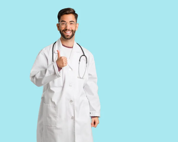 Young Doctor Man Smiling Raising Thumb — Stock Photo, Image