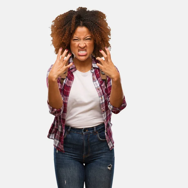 Молодая Путешественница Черная Женщина Сердитая Расстроенная — стоковое фото
