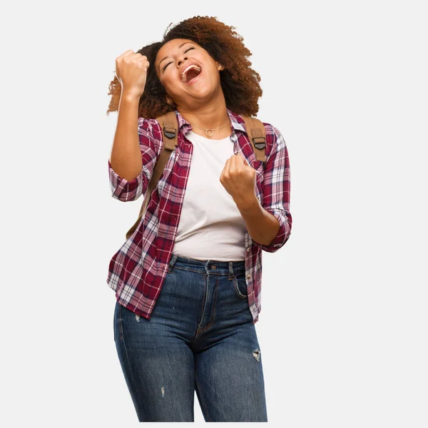 Young Traveler Black Woman Who Does Surrender — Stock Photo, Image