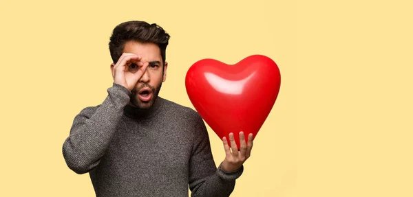 Joven Celebrando Día San Valentín —  Fotos de Stock