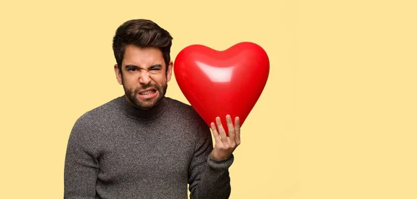 Junger Mann Feiert Valentinstag — Stockfoto