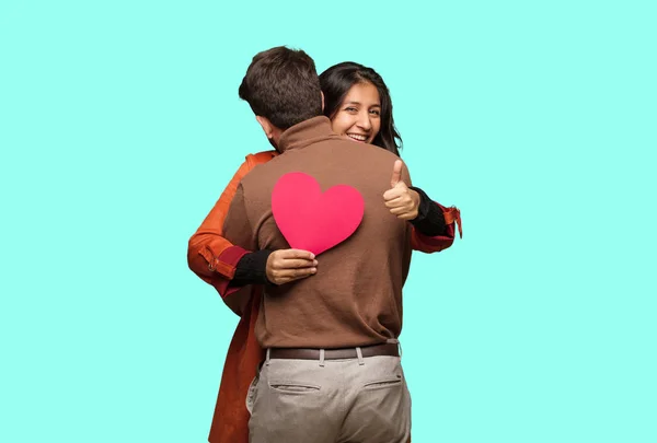 Junges Cooles Paar Feiert Valentinstag — Stockfoto