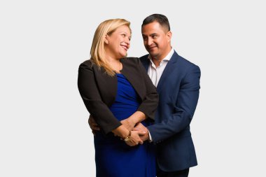 Sevgililer günü kutlama latin çift orta yaşlı