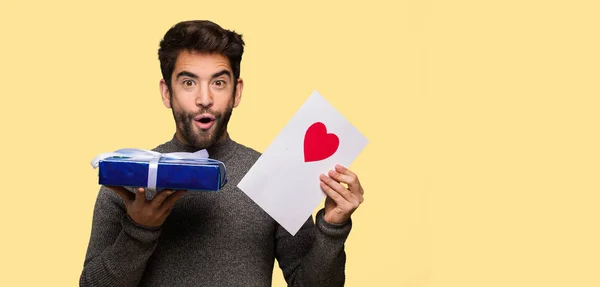 Jonge Man Vieren Valentijnsdag — Stockfoto