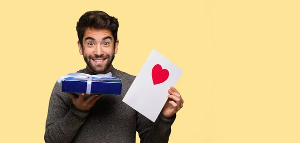 Jeune Homme Célébrant Saint Valentin — Photo