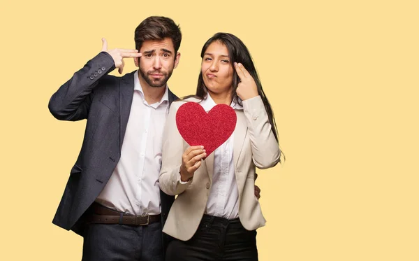 Junges Paar Valentinstag Bei Einer Selbstmordgeste — Stockfoto