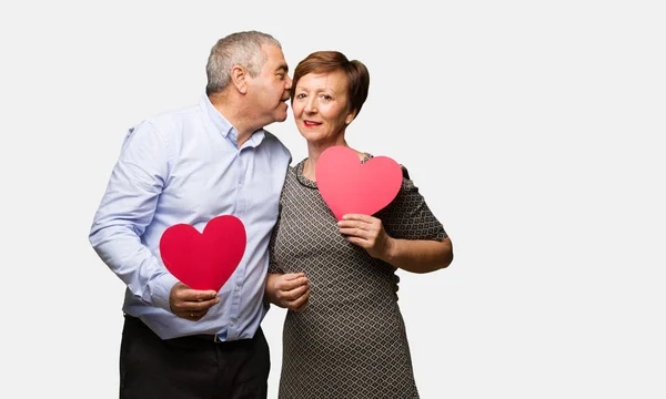 Mellersta Åldern Par Firar Alla Hjärtans Dag — Stockfoto