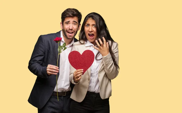 Junges Paar Valentinstag Sehr Verängstigt Und Verängstigt — Stockfoto