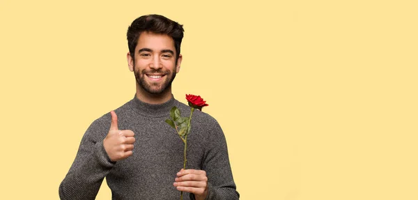 Giovane Uomo Che Celebra San Valentino — Foto Stock