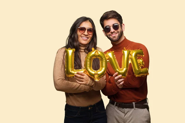Young Couple Valentines Day Crossing Arms Smiling Relaxed — Stock Photo, Image