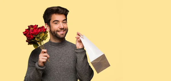 Jeune Homme Célébrant Saint Valentin — Photo