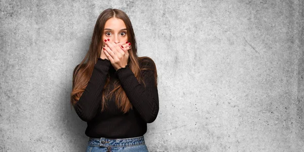 Young Cute Woman Surprised Shocked — Stock Photo, Image