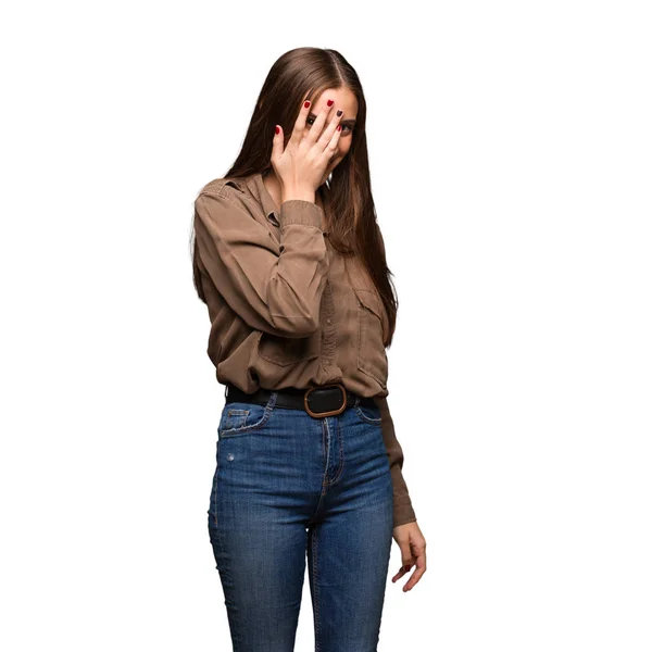 Jonge Kaukasische Vrouw Verlegenheid Gebracht Lachen Hetzelfde Moment — Stockfoto