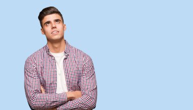 Genç serin yorgun ve bıkkın adam