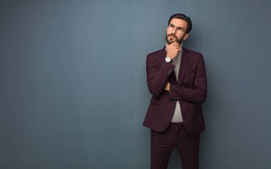 İş modern insan hakkında bir fikir düşünüyorum
