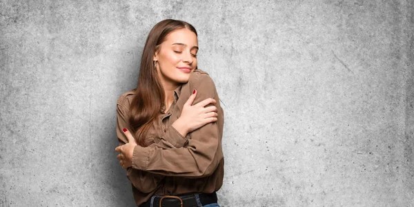 Young Caucasian Woman Giving Hug — Stock Photo, Image