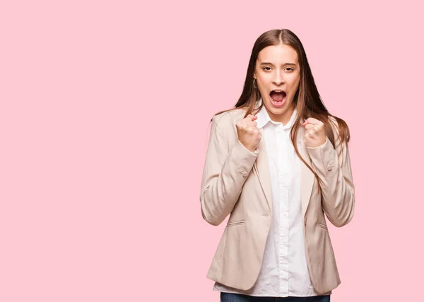 Young Caucasian Business Woman Screaming Very Angry Aggressive — Stock Photo, Image