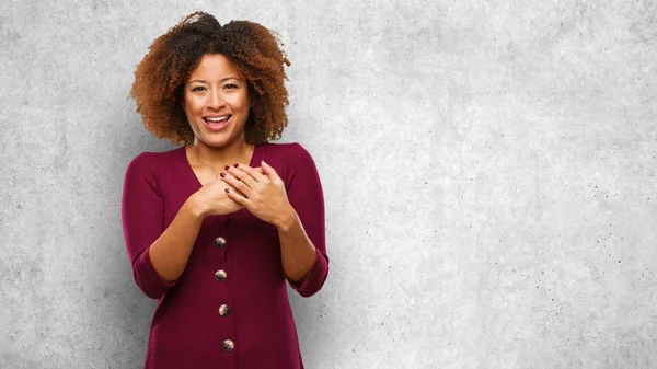 Young Black Afro Woman Doing Romantic Gesture — Stock Photo, Image