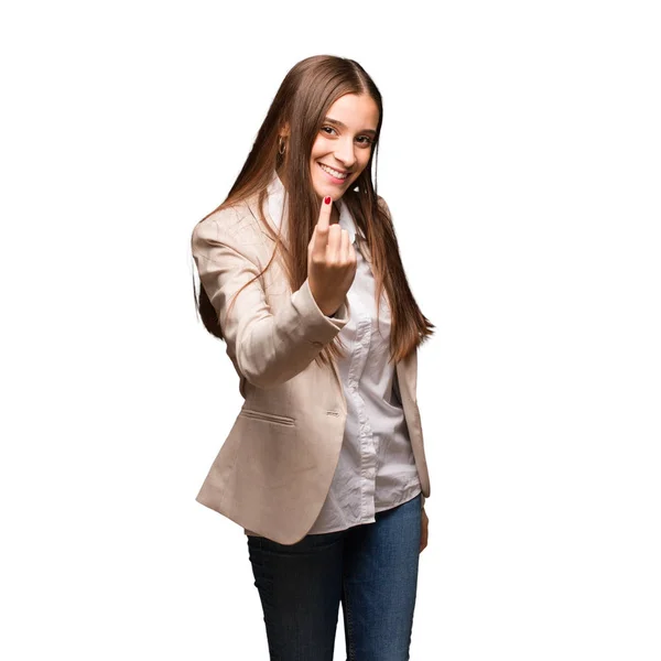 Junge Kaukasische Geschäftsfrau Lädt Zum Kommen Ein — Stockfoto