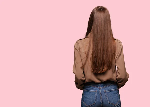 Jonge Kaukasische Vrouw Achter Terugkijkend — Stockfoto