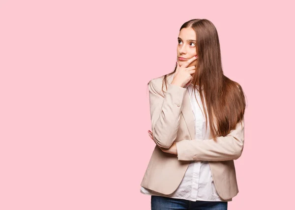 Jonge Kaukasische Zakenvrouw Denken Een Idee — Stockfoto