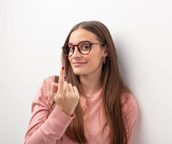 Jovem Mulher Bonita Convidando Para Vir — Fotografia de Stock