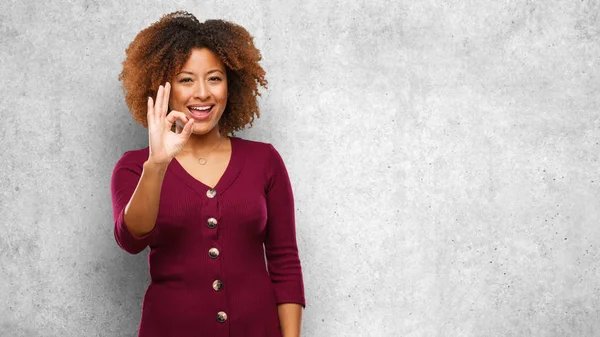 Young Black Afro Woman Cheerful Confident Doing Gesture — Stock Photo, Image