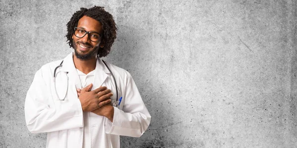 Schöner Afrikanisch Amerikanischer Arzt Macht Eine Romantische Geste Verliebt Jemanden — Stockfoto