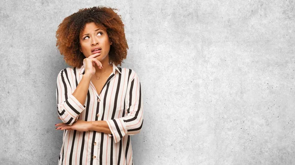 Young Black Afro Woman Doubting Confused — Stock Photo, Image